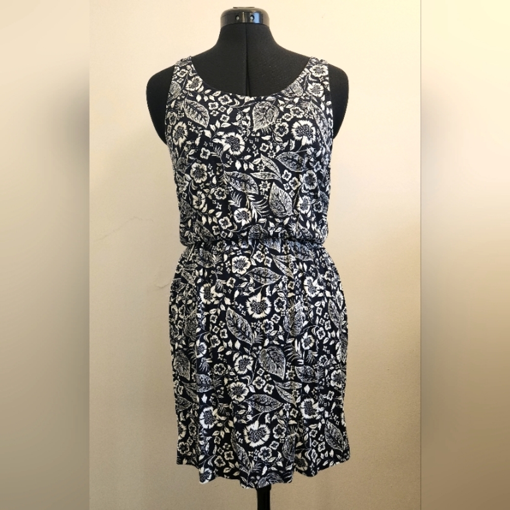 Sleeveless Floral Print Dress